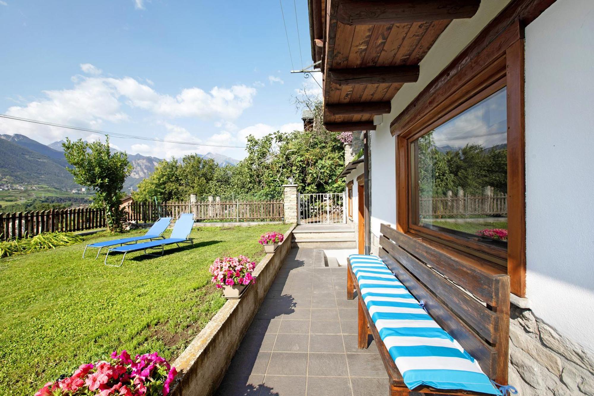 Casa Sabrina - Appartamento Blu Aosta Kültér fotó