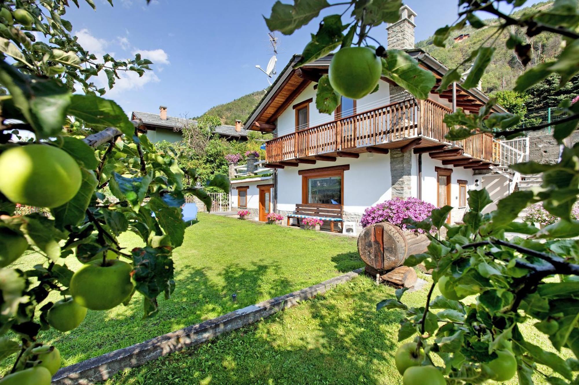 Casa Sabrina - Appartamento Blu Aosta Kültér fotó