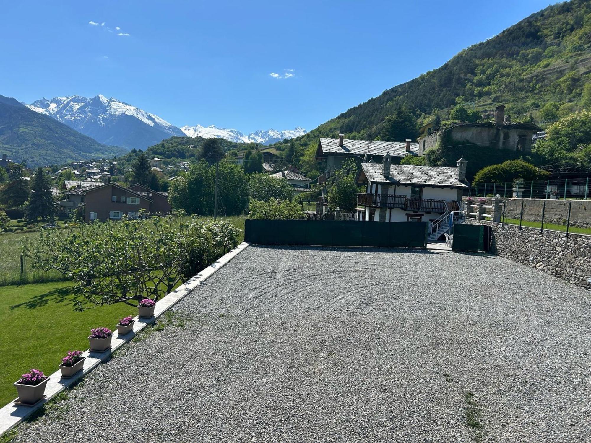 Casa Sabrina - Appartamento Blu Aosta Kültér fotó
